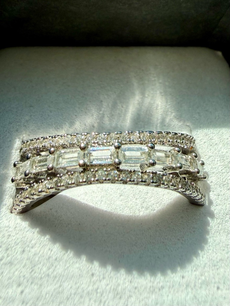 New 14k White Gold Plated Elegant White Crystal Multi-Row Ring Size 7 28$
